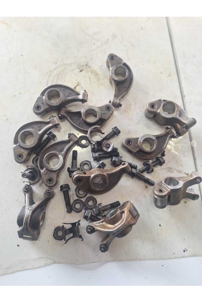 Cikma Orji̇nal Tuş Eksoz Emme Subap Lancer 92-00 Cari̇sma 95-99 Galant 93-97 Colt 96-04  Proton