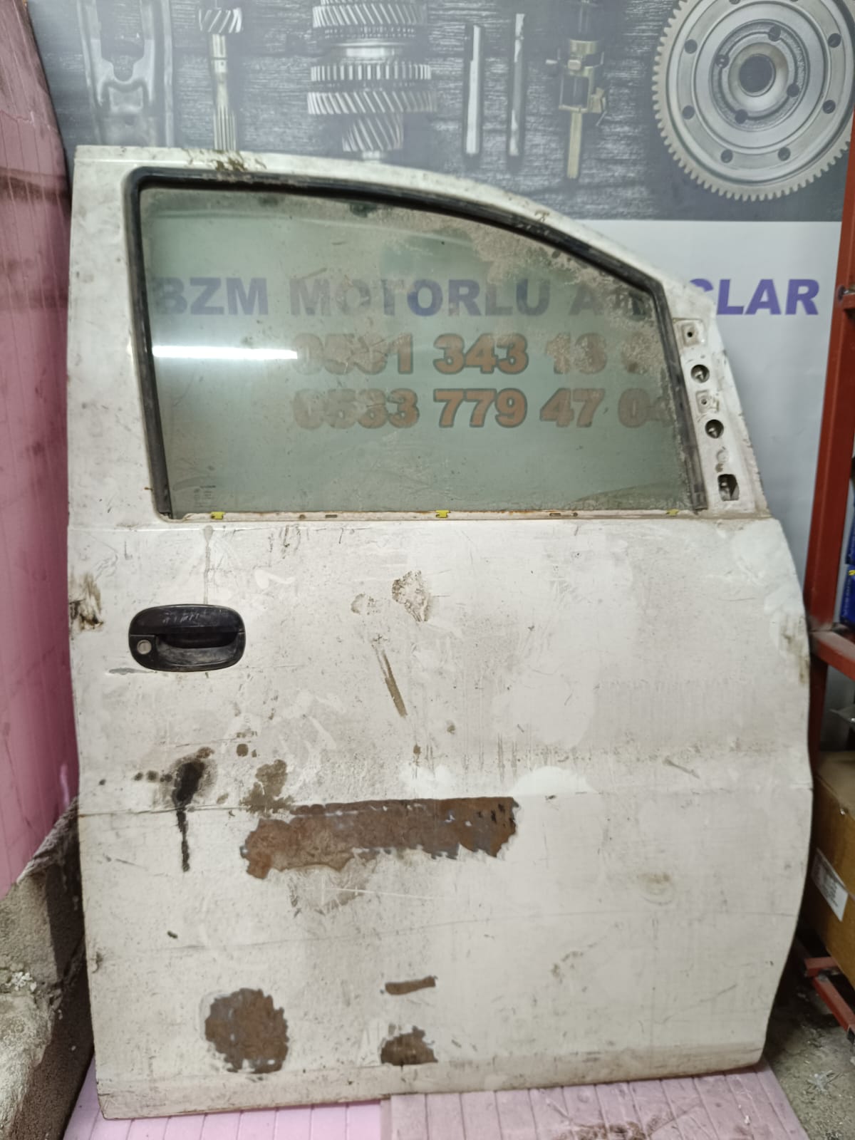 Starex Ön Kapi Sağ Dolu (Çıkma)
