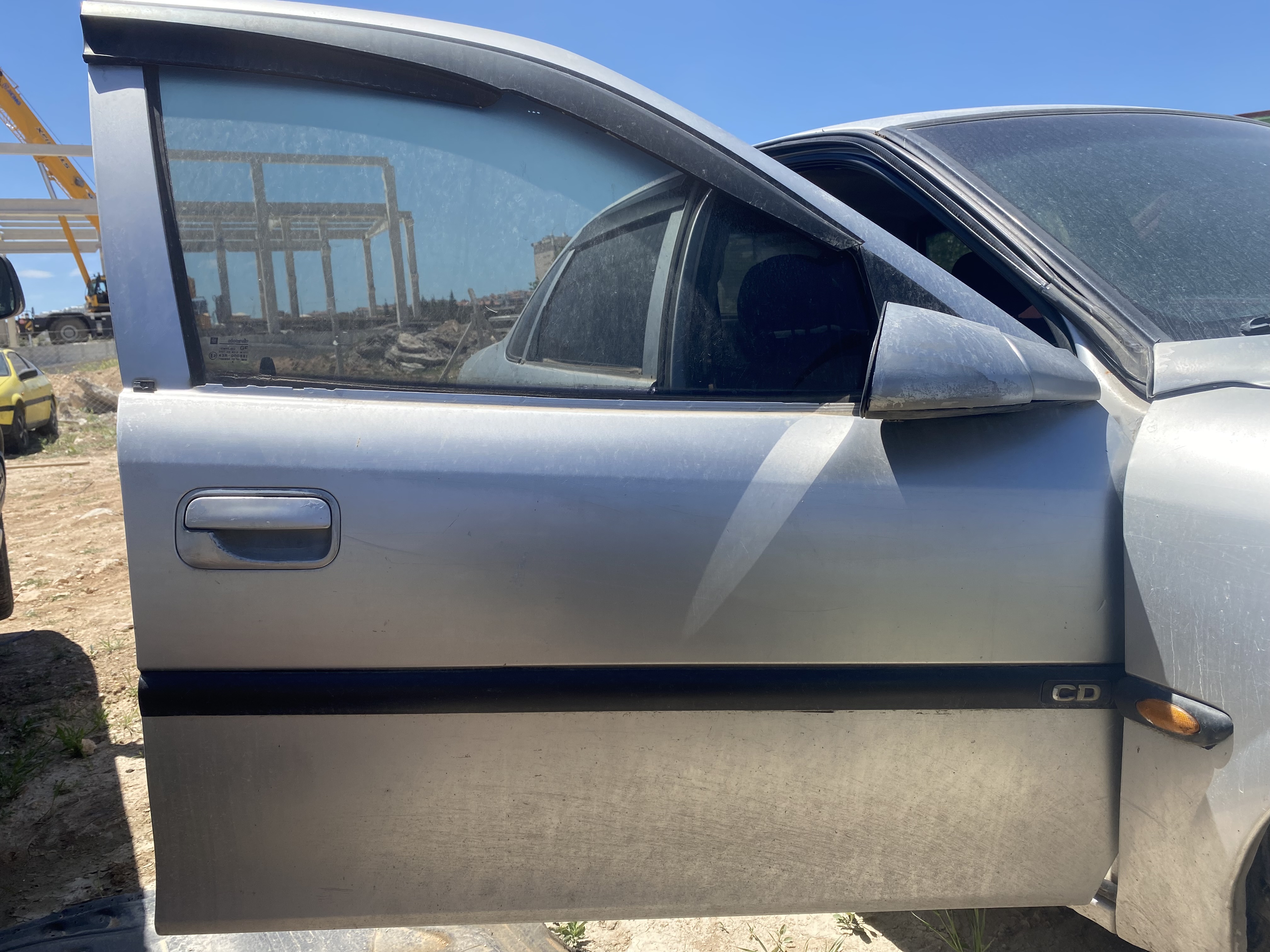 Opel Vectra B Çıkma Sağ Ön Kapı