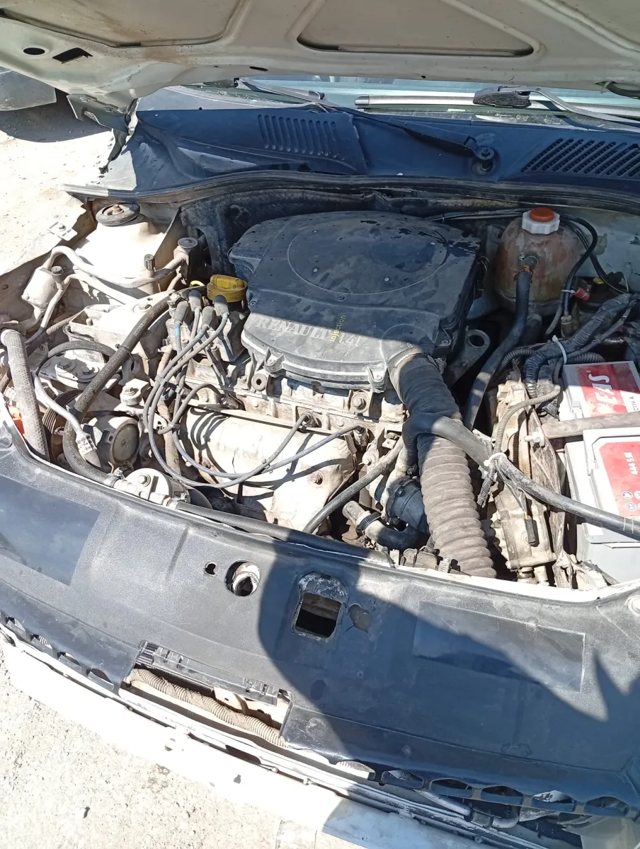 Renault Clio 1.4 Benzinli Motor