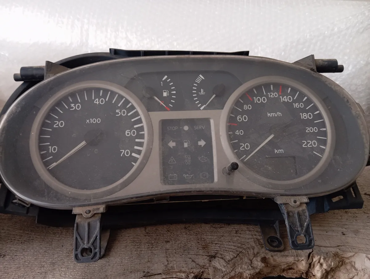 Renault Clio 2 Gösterge Saati